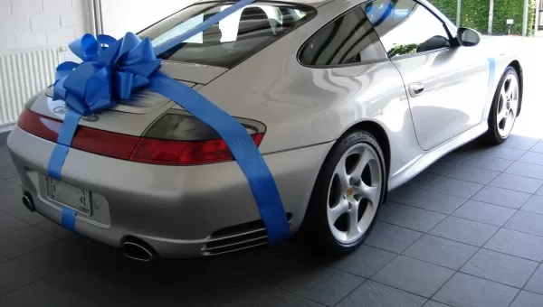 Porsche with gift ribbon
