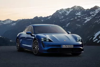 porsche_taycan_turbo_2019_porsche