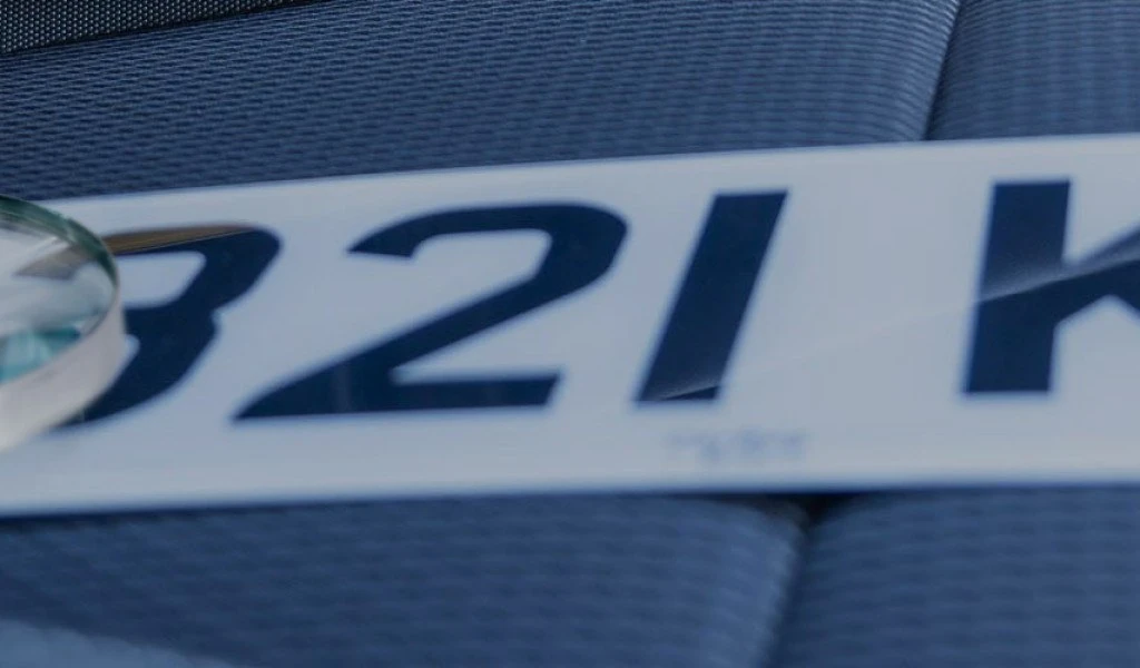 personalised-private-number-plate-checker-carreg